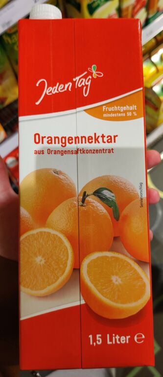 Jeden Tag Orangennektar aus Orangensaftkonzentrat
